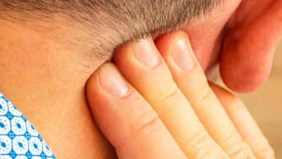 Kulak Arkası Şişlik Neden Olur? Kulak Arkası Ağrısı Nedenleri