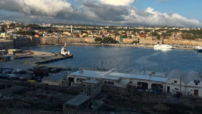Turistik adanın gümrük pasaport alanı polisleri de isyan ettirdi
