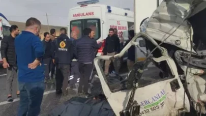 Van’da feci kaza! 7 kişi öldü, çok sayıda yaralı var