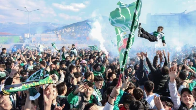 Bursaspor Yönetiminden Kombine Kart Açıklaması: Geçmişte Benzer Bir Durum Yaşandı mı?