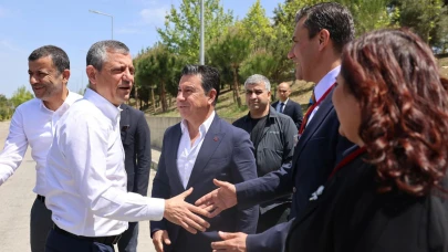 Egeli 4 Büyükşehir Belediye Başkanı Silivri’de İmamoğlu’nu ziyaret etti