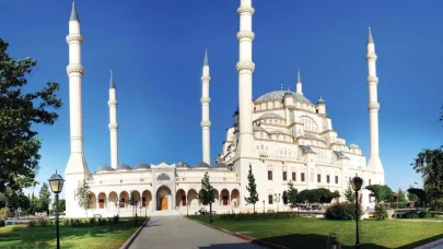 Adana'da 2025 yılı Kurban Bayramı'nda bayram namazı kaçta kılınacak?