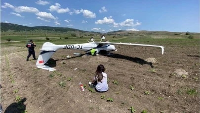 Bilecik'te eğitim uçağı kırıma uğradı: Ters döndü!