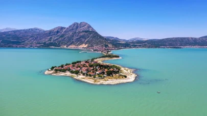 Türkiye'nin Eşsiz Güzelliği: Masalsı Gölün Büyüleyici Manzarası