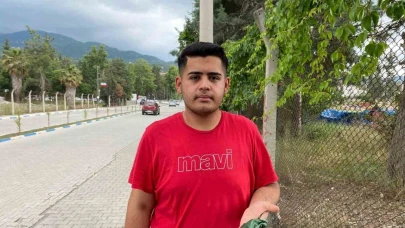 Osmaniye’de Yolda Bulduğu 6 Çeyrek Altını Sahibine Ulaştıran Lise Öğrencisi Gönülleri Fethetti