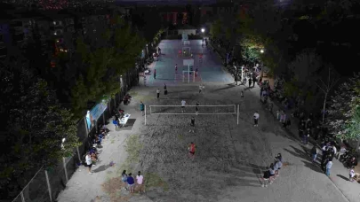 Başkan Bakkalcıoğlu, gençlerin müsabaka coşkusuna katıldı!