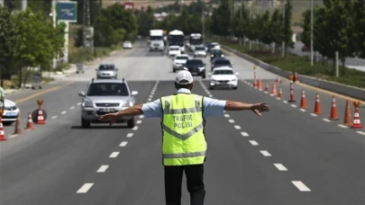 Ankara'da trafik sıkışıklığına dikkat! Mevlana Bulvarı'nın belirli bir bölümü pazartesi sabahına kadar ulaşıma kapalı olacak!