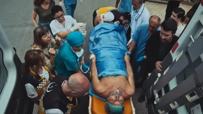 Arka Sokaklar'ın 721. Bölümünde Hüsnü'nün Dramatik Sonu! Özgür Ozan Diziden Ayrılıyor mu? Şok Edici Gelişmeler...