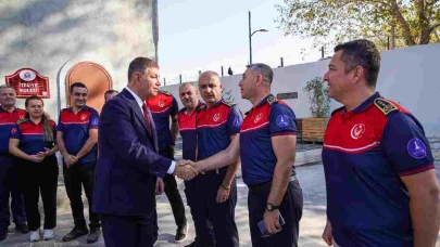 Başkan Tugay İtfaiye Haftası’nda itfaiye personeli ile buluştu