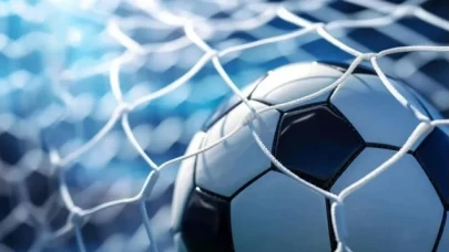 21 Eylül Pazar günü hangi futbol takımları karşı karşıya gelecek?