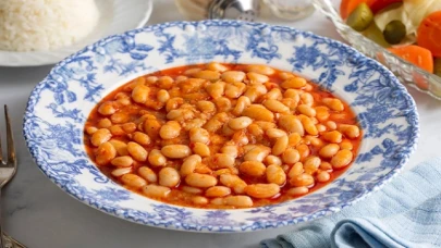 Şeflerin favorisi: Pratik ve lezzetli kuru fasulye tarifi sizi bekliyor!