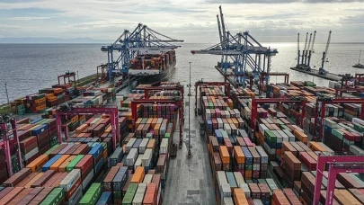 Ağustos Ayında Dış Ticaret Açığı Düştü, İhracat İle İthalat Dengelendi