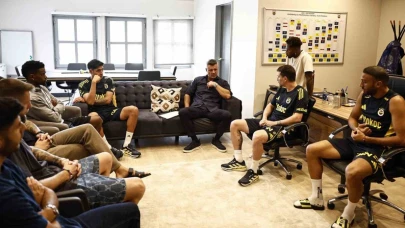 Sadettin Saran futbolcularla bir araya geldi