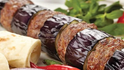 Yarışmacı Gelinim Mutfakta Programında Yeni Tarif: Balcan Kebabı Sizlerle!