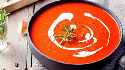 Görümceler bile şaşıracak! Bu nefis tarif sadece sizin için: Yepyeni Bir Tat Köz Domates Çorbası Tarifi…