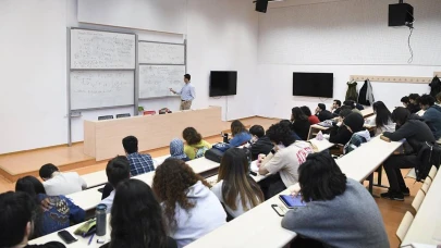 İBB'den 100 bin üniversiteliye 20'şer bin TL burs