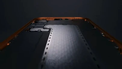 iPhone 17 Pro söküm videosu vida düzeni ve kamera modüllerindeki yenilikleri ortaya koydu