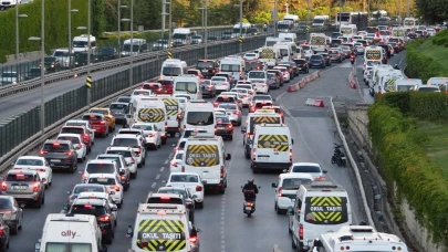 İstanbul Valiliği, Eğitim Yılı Başlangıcındaki Trafik Yoğunluğunu Azaltmak İçin Özel Saat Düzenlemesi Yaptı