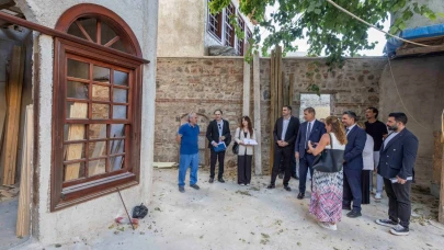 İzmir'in unutulmuş tarihi yapıları yeniden günışığına çıkıyor
