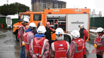 Kadıköy Belediyesi, Caferağa Mahallesi'nde deprem tatbikatı düzenlediği haber başlığıyla duyurdu