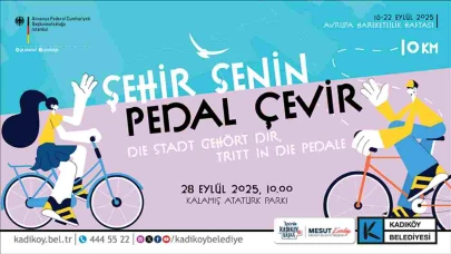 Kadıköy'de Bisiklet Tutkunlarını Buluşturan Şehrin İçinde Pedal Çevir Etkinliği Yapıldı
