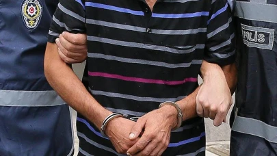 Dehşet verici olay: Babasının boğazını kesen şahıs, polise kendini teslim etti