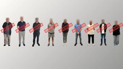 Kırmızı bültenle aranan 9 suçludan oluşan kaçaklar Türkiye'ye teslim edildi