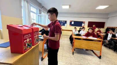 Kocaeli’nde Liseli Gençler, Atık Toplama Yarışında Bir Araya Geldi