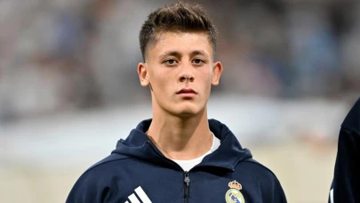 Real Madrid ile Barcelona arasındaki derbi maçı öncesi sürpriz bir gelişme yaşandı: Arda Güler takıma katıldı!