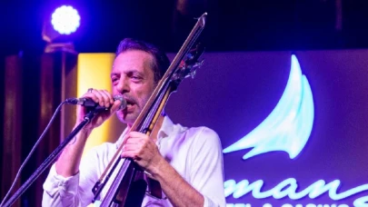 Rubato'dan Kıbrıs'ta yaz konseri! Şarkılarını dinleyicileriyle söyledi