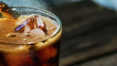 Şekersiz İçeceklerde Bulunan Tatlandırıcılar, Beyni 1.5 Yıl Önce Yaşlandırabilir!