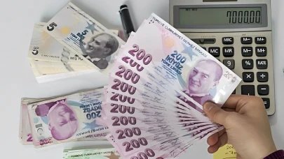 Türkiye İstatistik Kurumu (TÜİK) verilerine göre Ekonomik Güven Endeksi 98 seviyesine yükseldi. Bu artış, ekonomik iyileşmeye işaret ediyor.