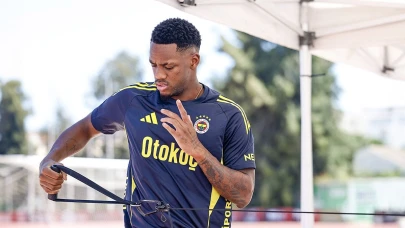 Fenerbahçe'nin Yeni Transferi Jhon Duran'ın Sakatlık Gizemi: Ağrıları Bir Yıl Sürebilir