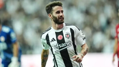 Rafa Silva, kaçırdığı gol için taraftarlardan özür diledi!