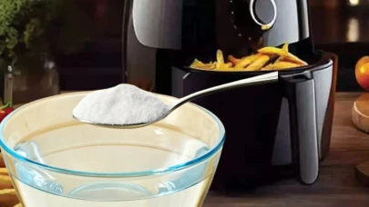 Airfryer'da kurumuş yağ lekesini kalıp gibi çıkartıyor! Sadece bir kaşık yeterli... Kokudan, kirden eserkalmıyor