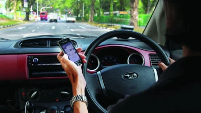 2025 Yılında Telefonla Konuşmanın Araç Sürerken Cezası Belli Oldu!