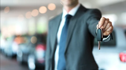 Araç satışında fark yaratan satıcı beklenmedik bir sürprizle karşılaştı.