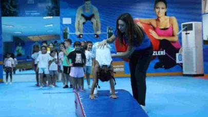 ASFİM'de çocuklar sağlıklı yaşamın kapılarını sporla aralıyor.