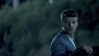 Aynadaki Yabancı Dizisi, Karizmatik Estetik Cerrah Barış'ın Sırlarıyla Büyülüyor