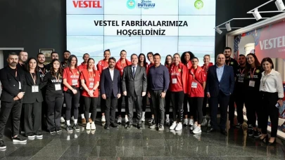 Başkan Besim Dutlulu, Kadın Voleybol Takımı ile Birlikte Vestel Fabrikasını Ziyaret Etti