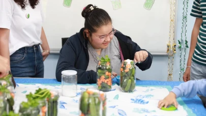 Efeler’in özel öğrencilerinden renkli etkinlik