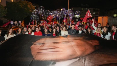 Gaziemir halkı, Cumhuriyet Bayramı'nda bir araya gelerek tek yürek oldu