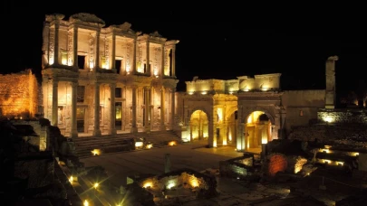 Gece müzeciliği süresi uzatıldı: Efes, Side ve Galata Kulesi ziyaretçilerine 2 Kasım'a kadar kapılarını açacak