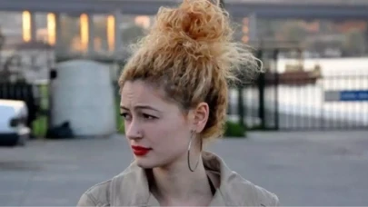 Genç oyuncu Hazal Şenel'in hayatı merak konusu oldu! Peki Hazal Şenel kimdir? İşte detaylar...