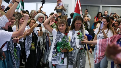 Türk ve Uluslararası Aktivistler İsrail Tarafından Gözaltında Tutuldu, Türkiye'ye Dönüş İçin Hazırlanıyor