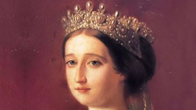 Louvre Müzesi'ndeki soygunda tacı ve broşu çalınan İmparatoriçe Montijo yıllar sonra gündem oldu