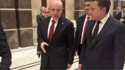 Mehmet Şimşek ve Ali Babacan, Cumhuriyet Bayramı'nda Külliye'de Buluştu: İşte Detaylar!
