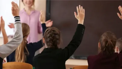 Yeni yılda zamlı öğretmen, uzman öğretmen ve başöğretmen maaşları ne kadar olacak? 2026 öğretmen maaş tutarı hesaplama tablosu