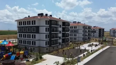 TOKİ, ev sahibi olma hayali kuranlar için yeni bir fırsat sunmaya hazırlanıyor: 500 bin sosyal konut başvurusu için geri sayım başladı!