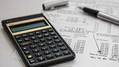 Türkiye'de Vergi Sıralaması Şaşırttı! Bolu'da En Çok Vergi Ödeyen Youtuber, Konya'da ise Futbolcu Zirvede: Vekil Tepki Gösterdi